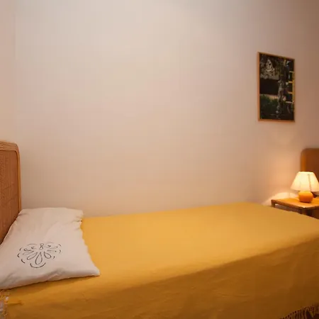 Apt Petxina Yellow Апартаменты *